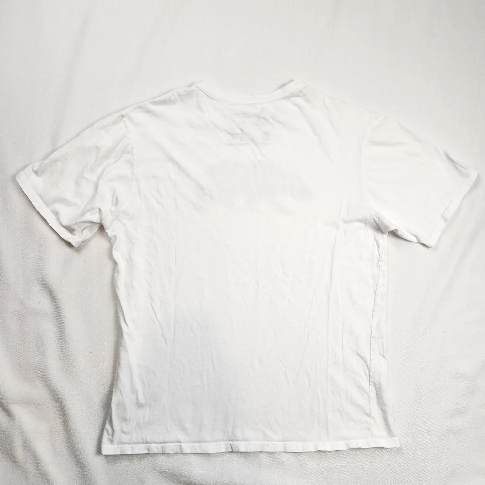 Patagonia White Bear Short Sleeve Tee. - Picture 3 of 4